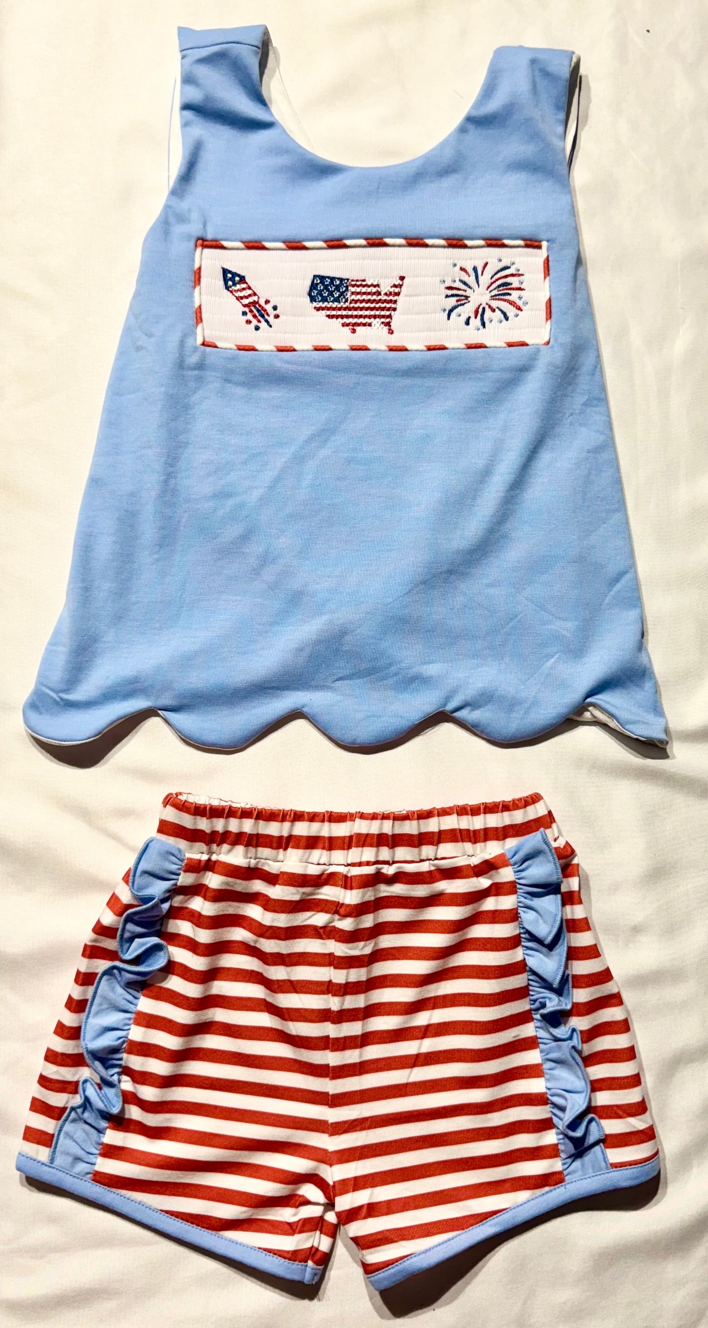 USA (smocked)